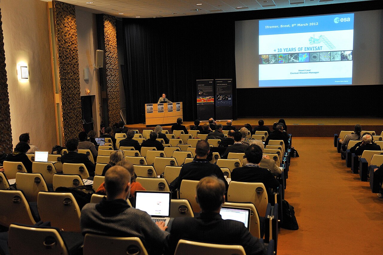 Colloque sur les 10 ans du satellite ENVISAT (Ifremer 00751-86296 - 43840).jpg
